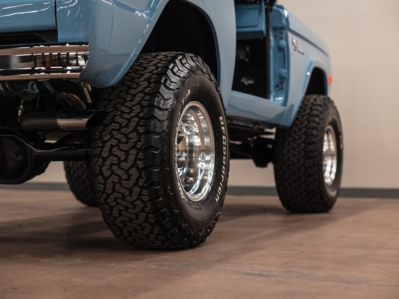 Ford-Bronco-1971-SUV-26