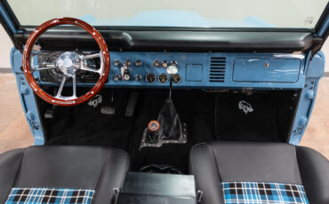 Ford-Bronco-1971-SUV-27