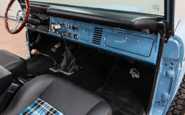 Ford-Bronco-1971-SUV-28