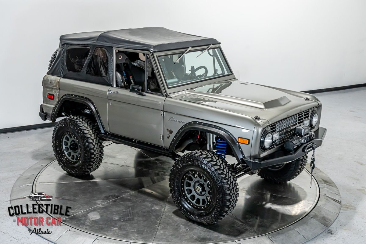 Ford-Bronco-1971-SUV-30