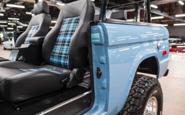 Ford-Bronco-1971-SUV-31