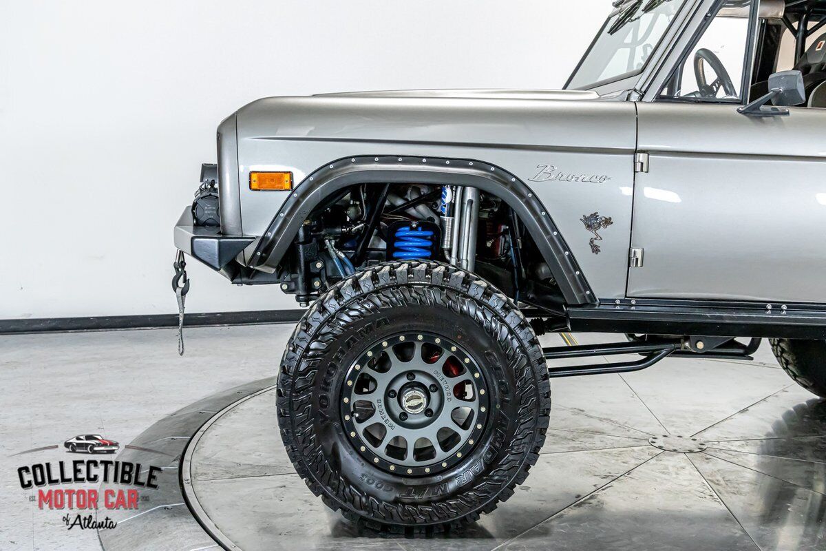 Ford-Bronco-1971-SUV-36