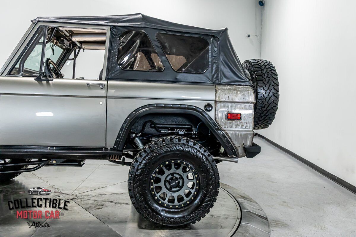 Ford-Bronco-1971-SUV-38