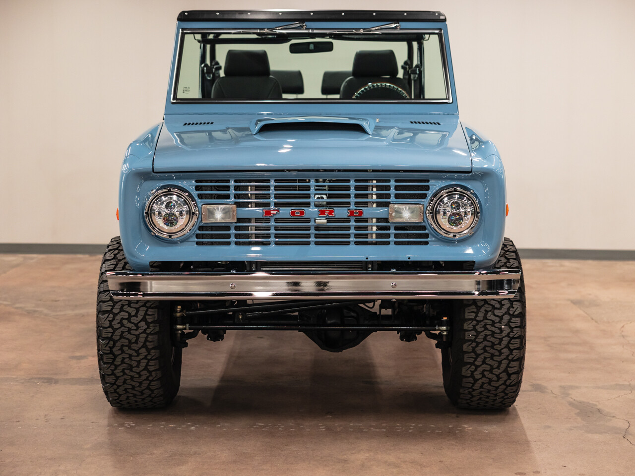 Ford-Bronco-1971-SUV-4