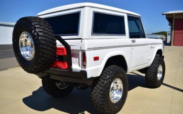 Ford-Bronco-1971-white-15