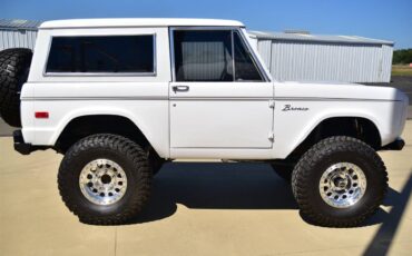 Ford-Bronco-1971-white-16