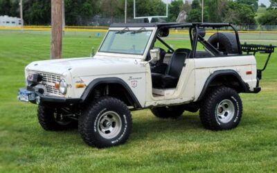 Ford Bronco  1971 white