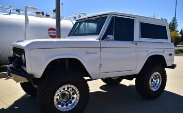 Ford-Bronco-1971-white-3