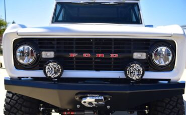 Ford-Bronco-1971-white