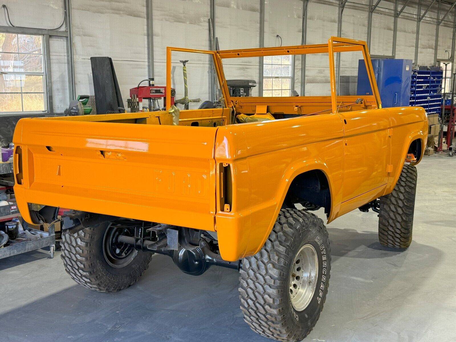 Ford-Bronco-1973-SUV-34