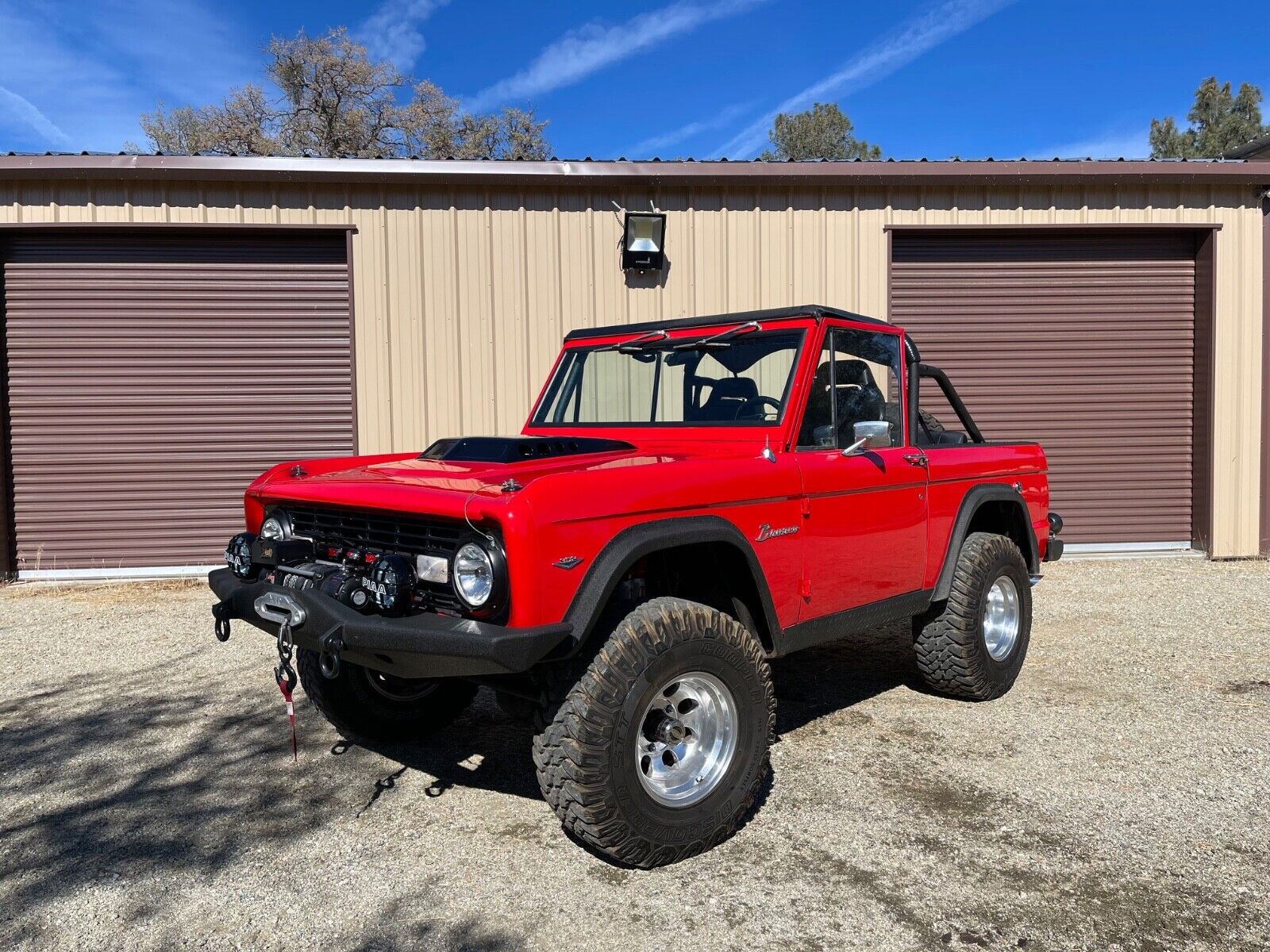 Ford-Bronco-1974-1