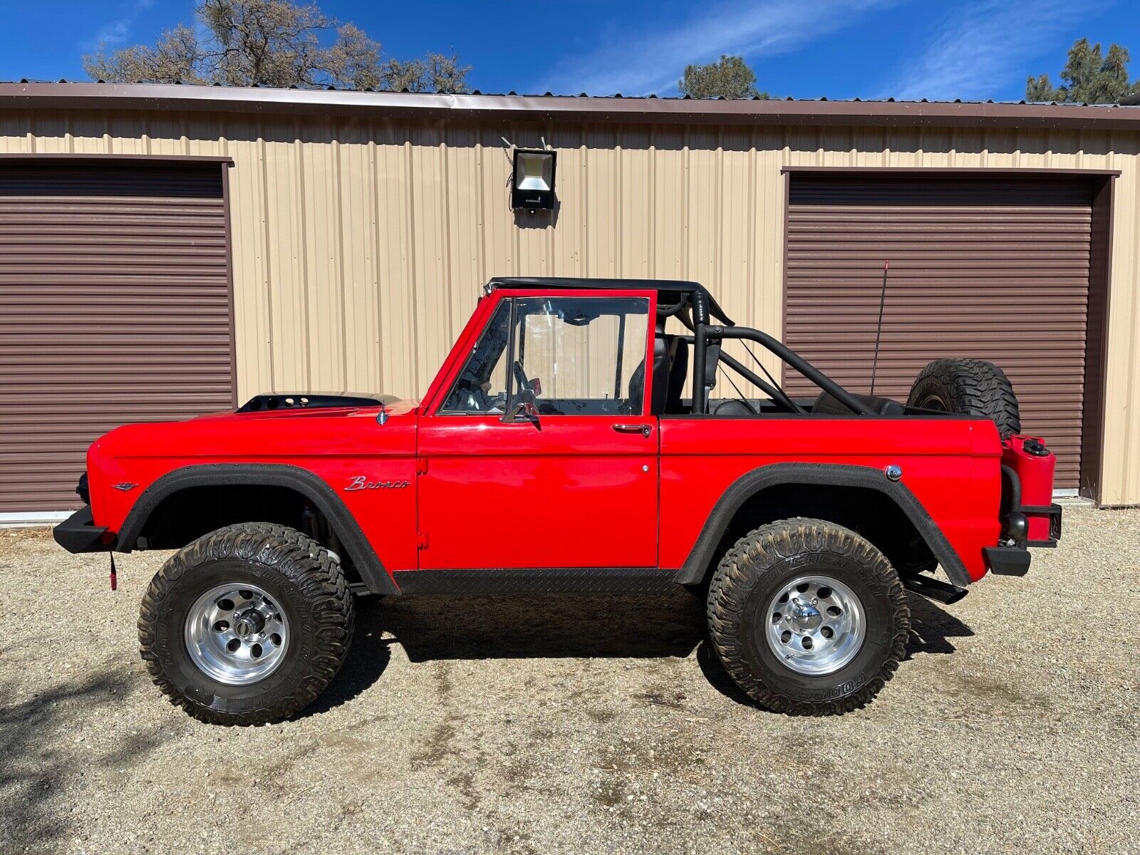 Ford-Bronco-1974-2
