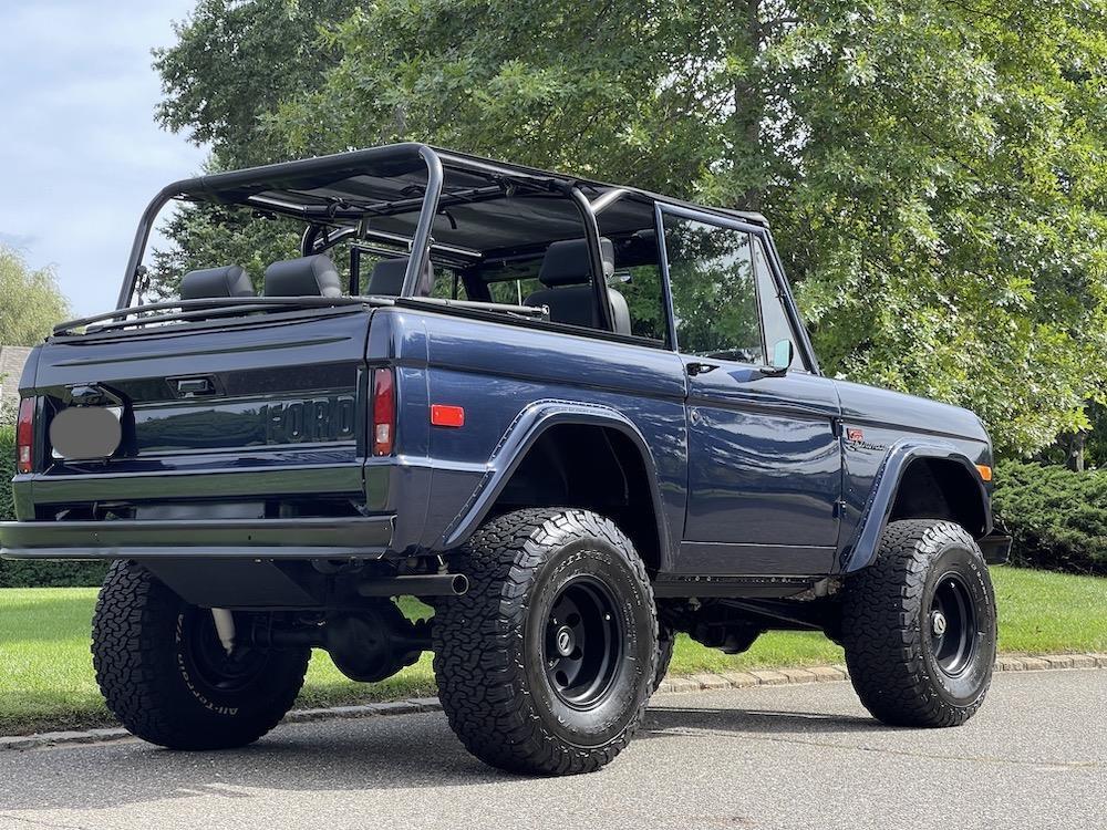 Ford-Bronco-1976-Convertible-22