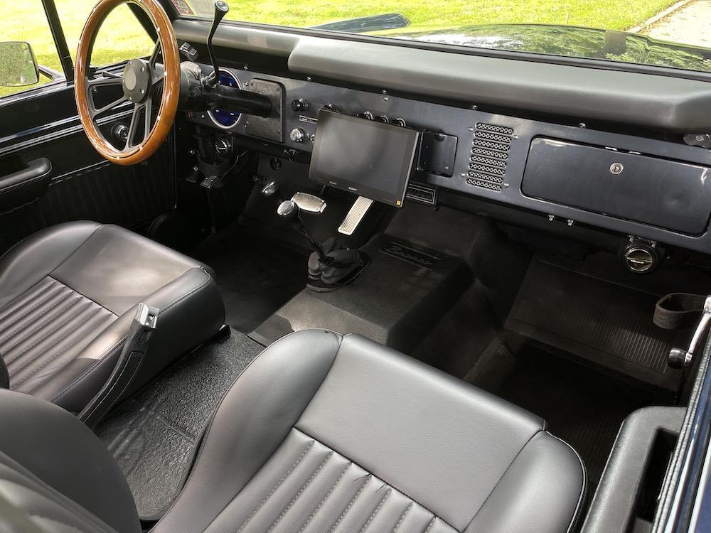 Ford-Bronco-1976-Convertible-3