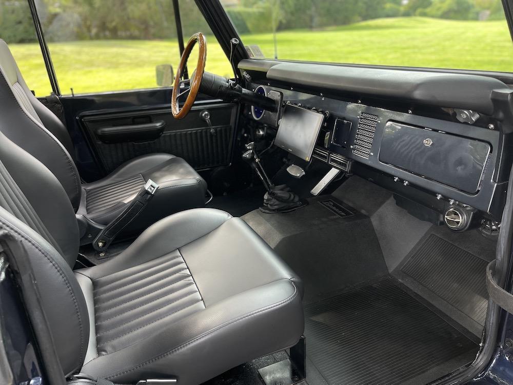 Ford-Bronco-1976-Convertible-31