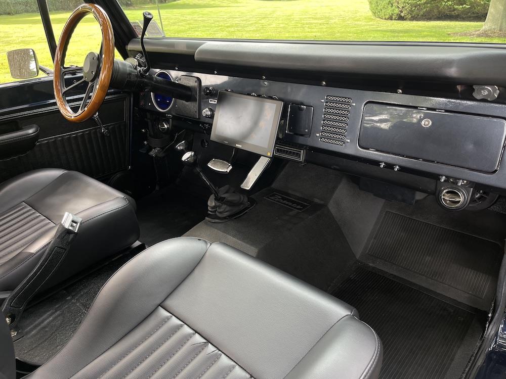 Ford-Bronco-1976-Convertible-33
