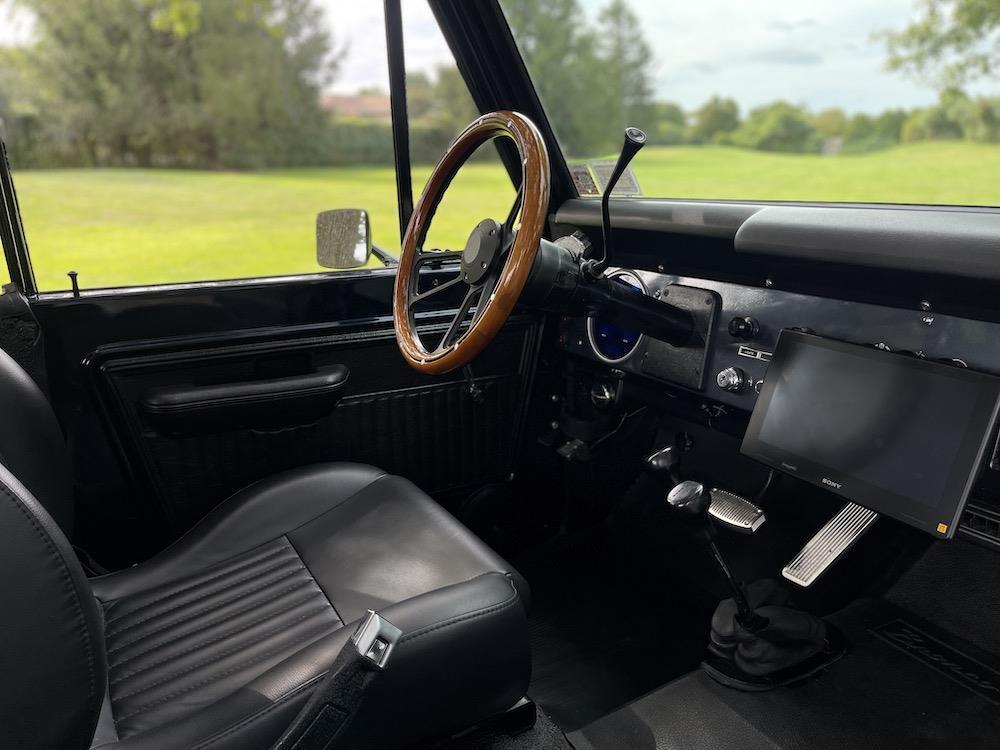 Ford-Bronco-1976-Convertible-34