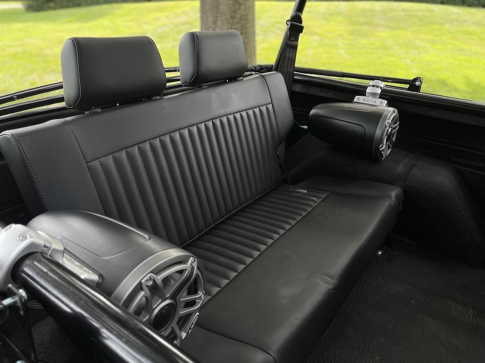 Ford-Bronco-1976-Convertible-36