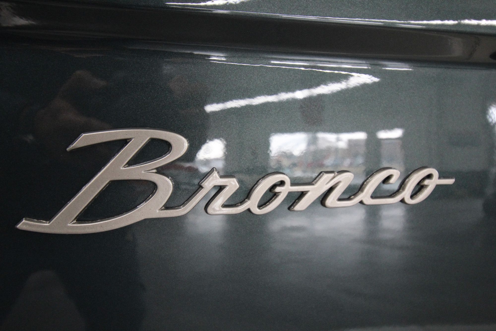 Ford-Bronco-1977-Restomod-14