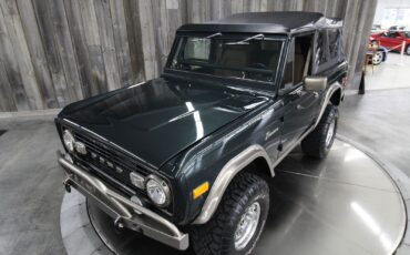 Ford-Bronco-1977-Restomod-16