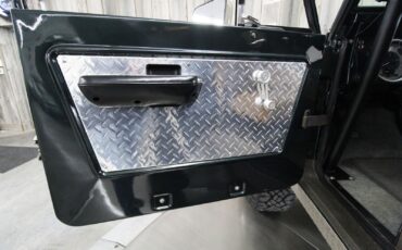 Ford-Bronco-1977-Restomod-29
