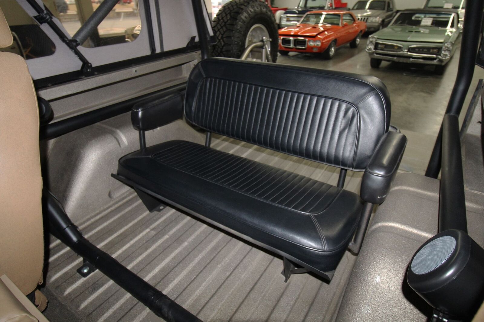 Ford-Bronco-1977-Restomod-31