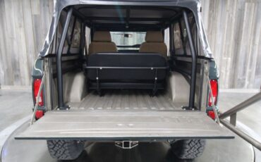 Ford-Bronco-1977-Restomod-32