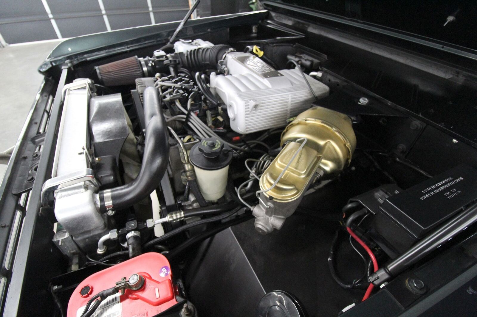 Ford-Bronco-1977-Restomod-36