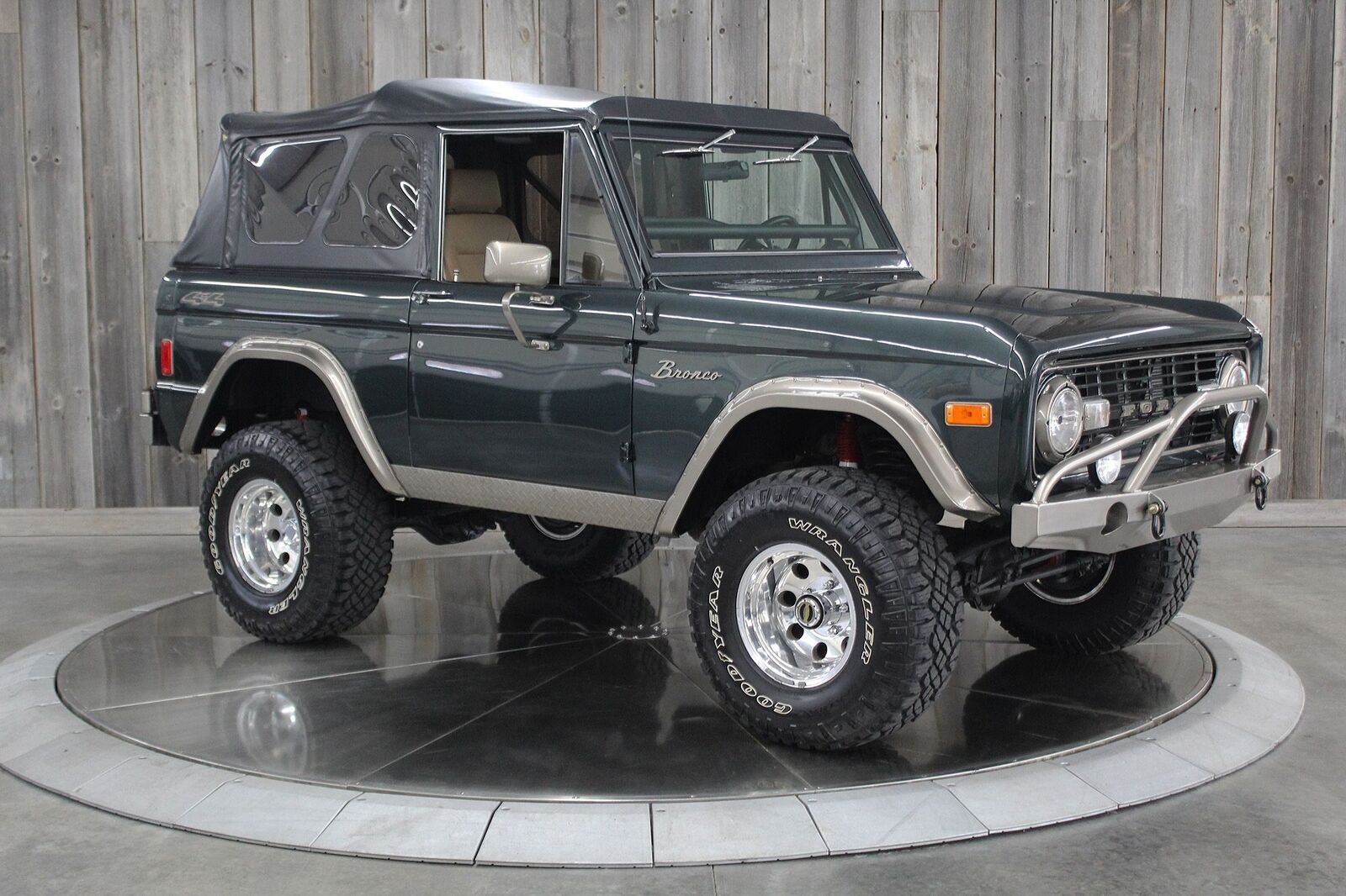 Ford-Bronco-1977-Restomod-7