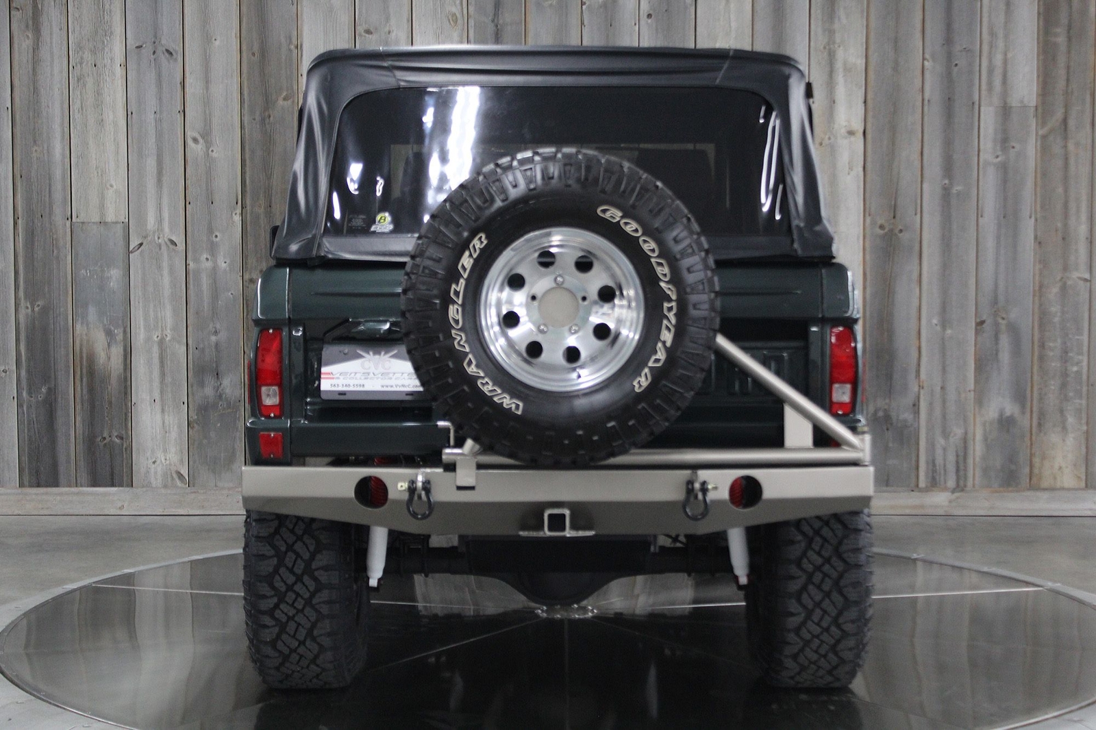Ford-Bronco-1977-Restomod-9