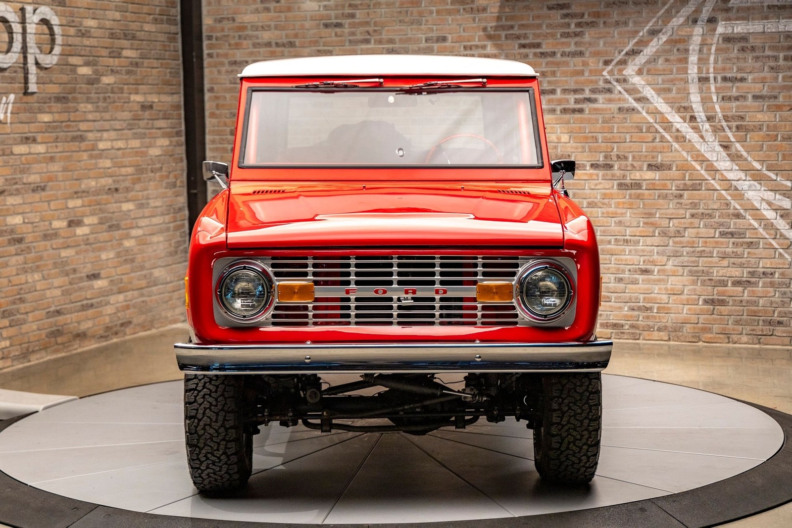 Ford-Bronco-1977-SUV-1