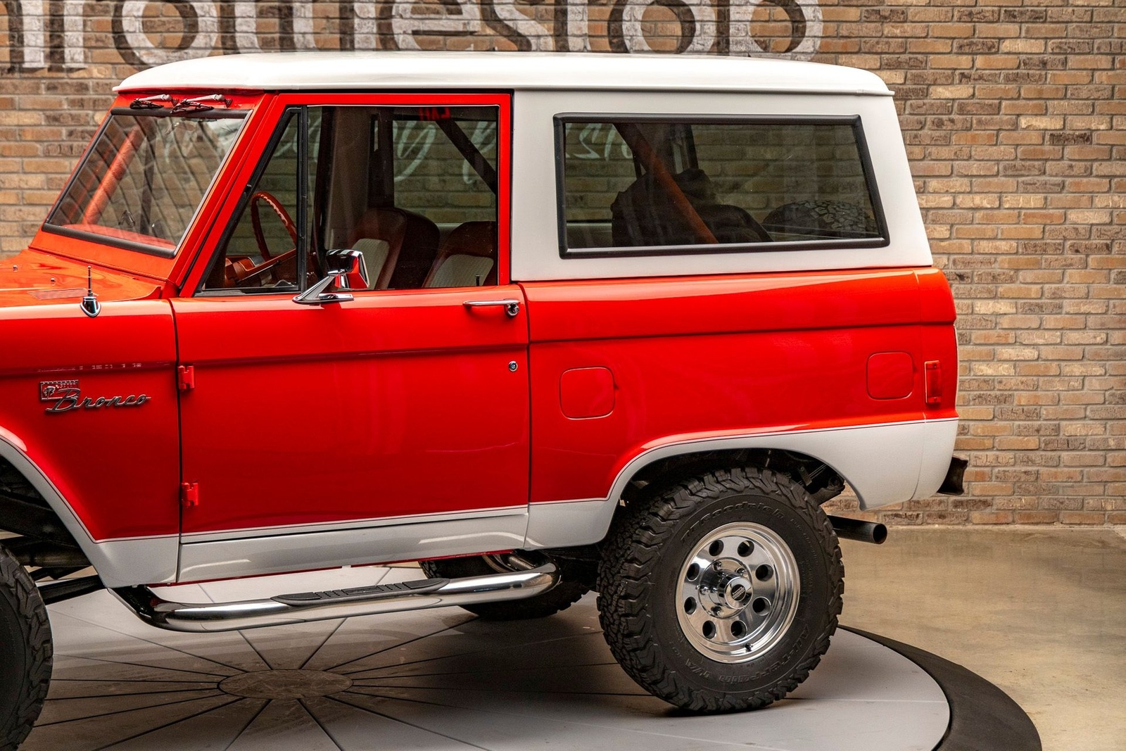 Ford-Bronco-1977-SUV-11