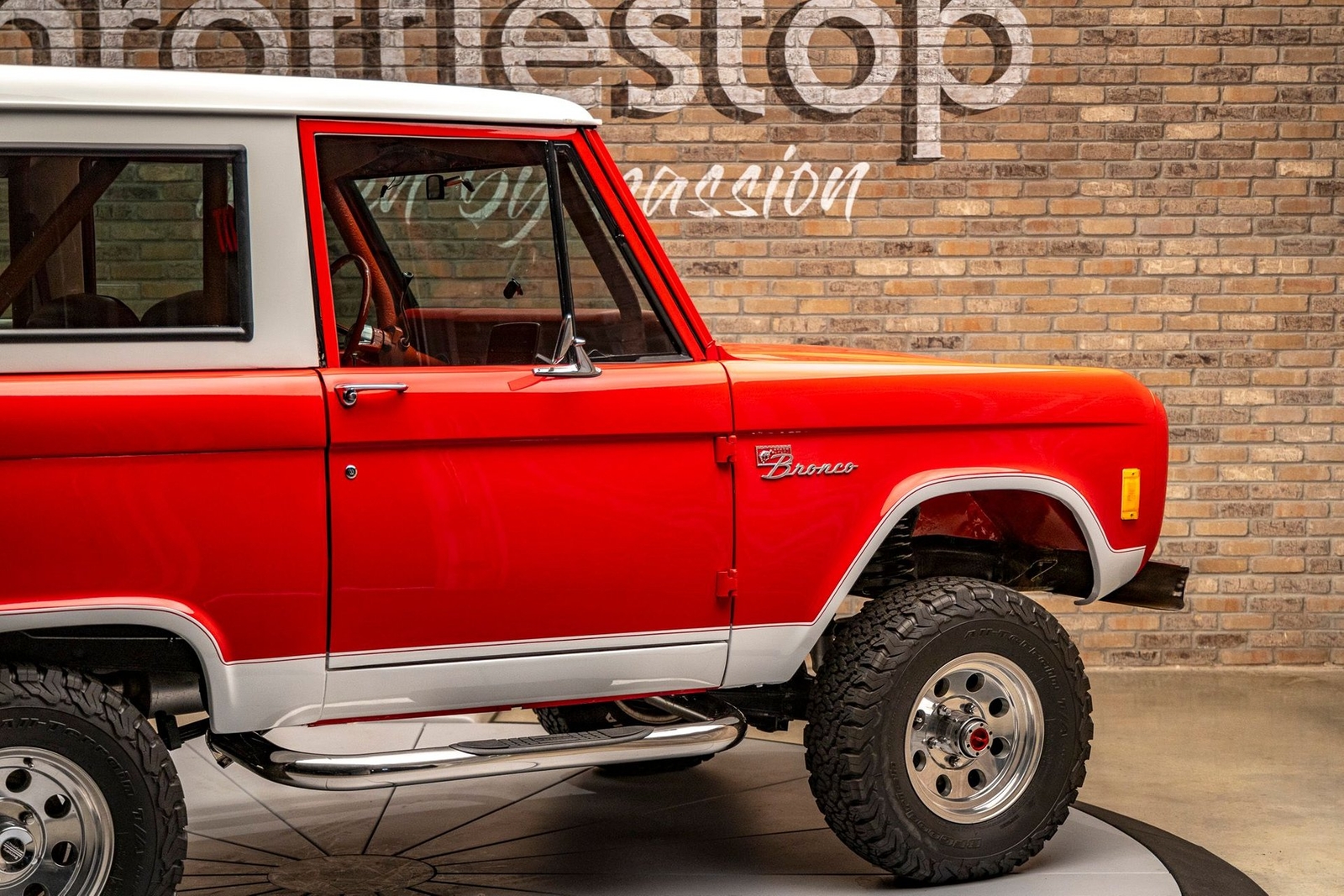 Ford-Bronco-1977-SUV-13