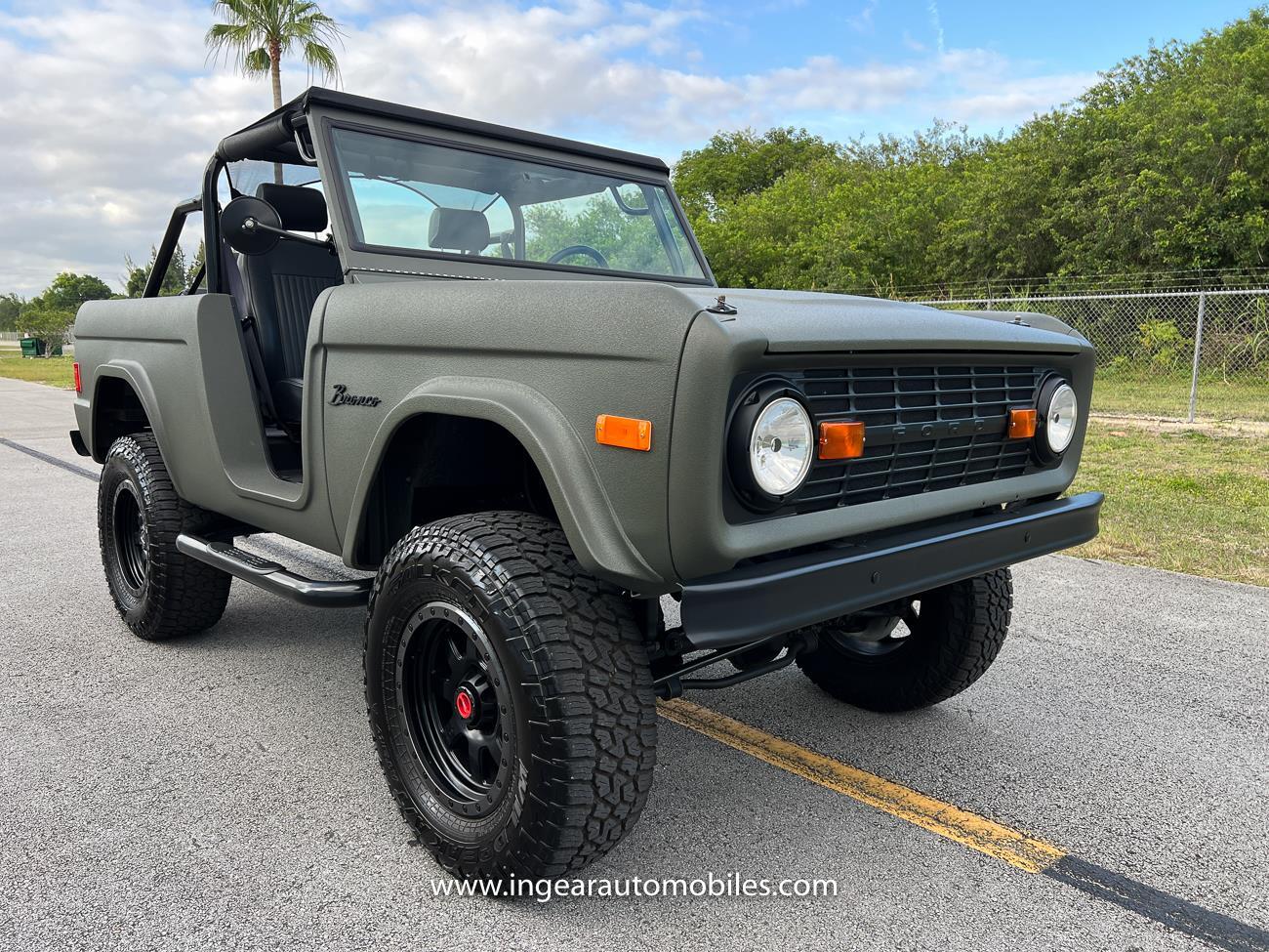 Ford-Bronco-1977-SUV-14
