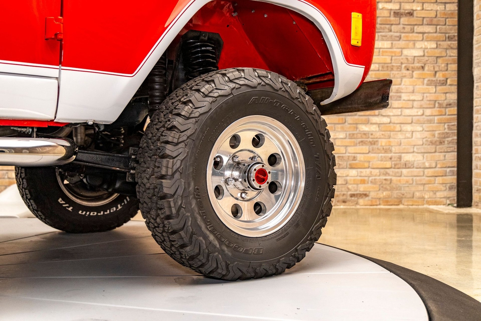 Ford-Bronco-1977-SUV-17