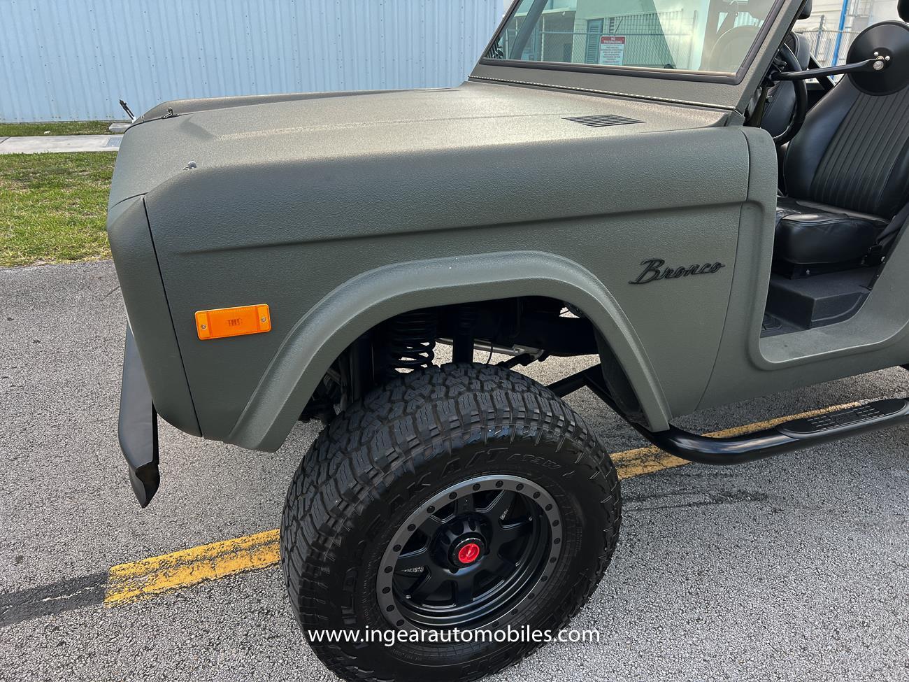 Ford-Bronco-1977-SUV-19