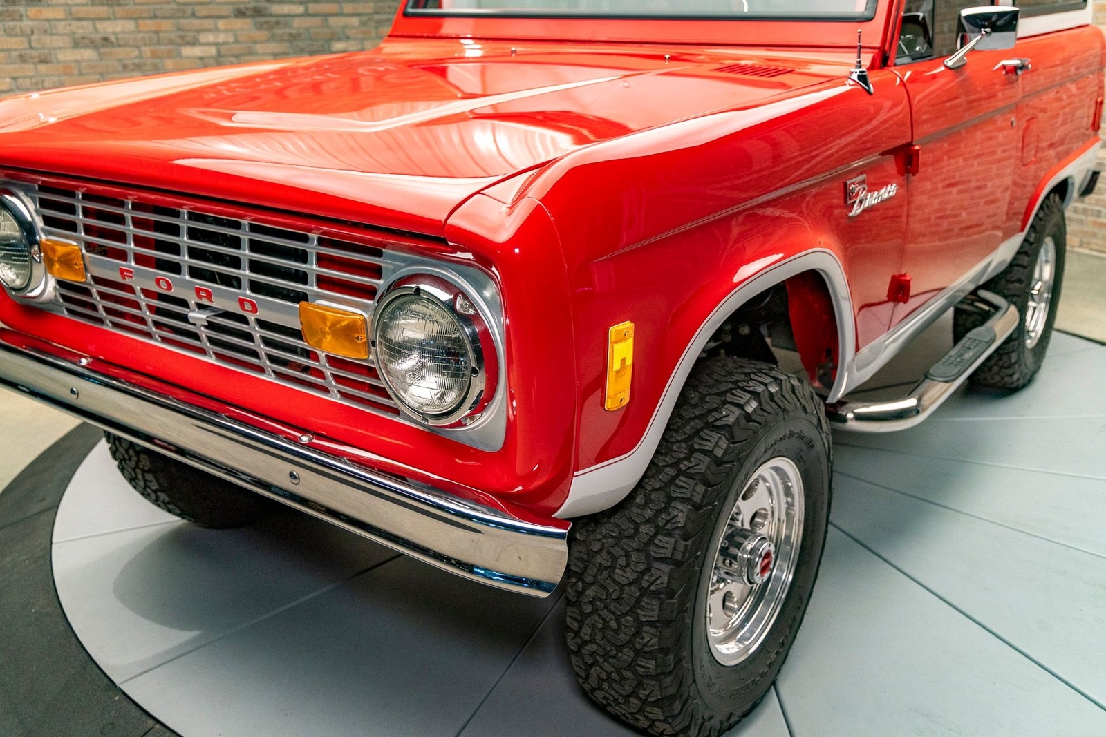 Ford-Bronco-1977-SUV-21