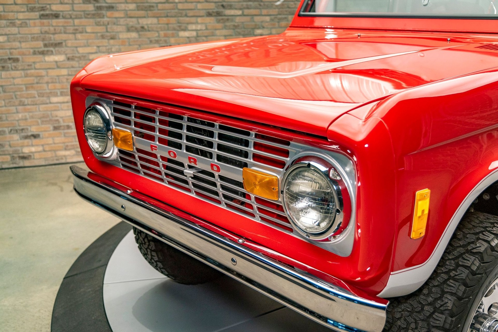 Ford-Bronco-1977-SUV-22