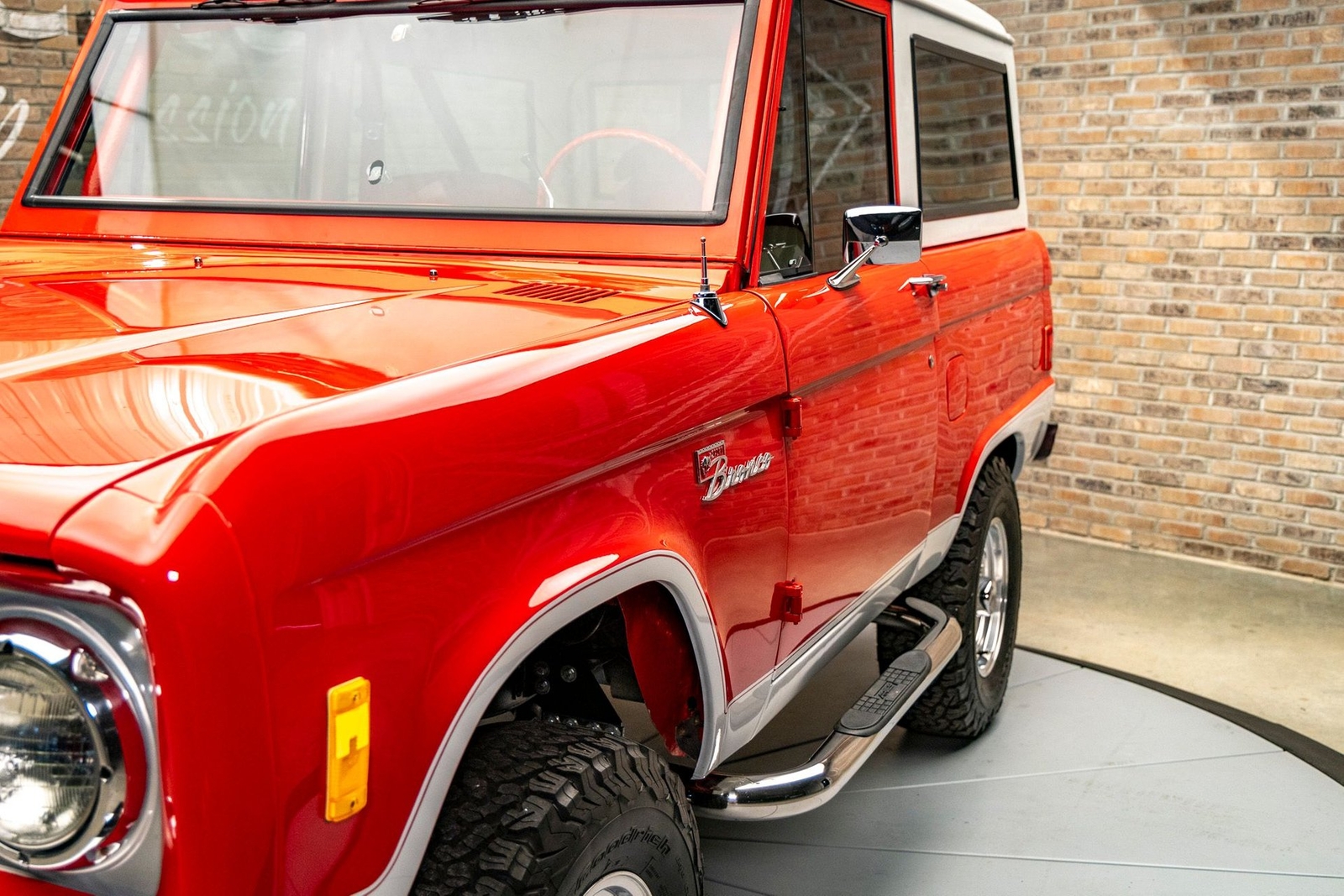 Ford-Bronco-1977-SUV-23