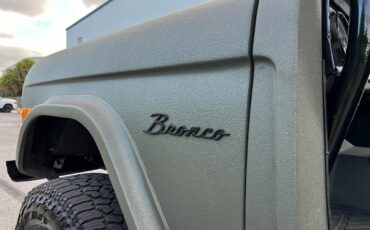 Ford-Bronco-1977-SUV-26