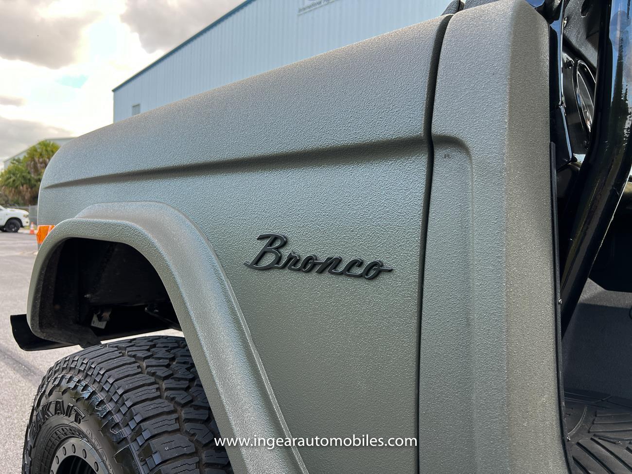 Ford-Bronco-1977-SUV-26