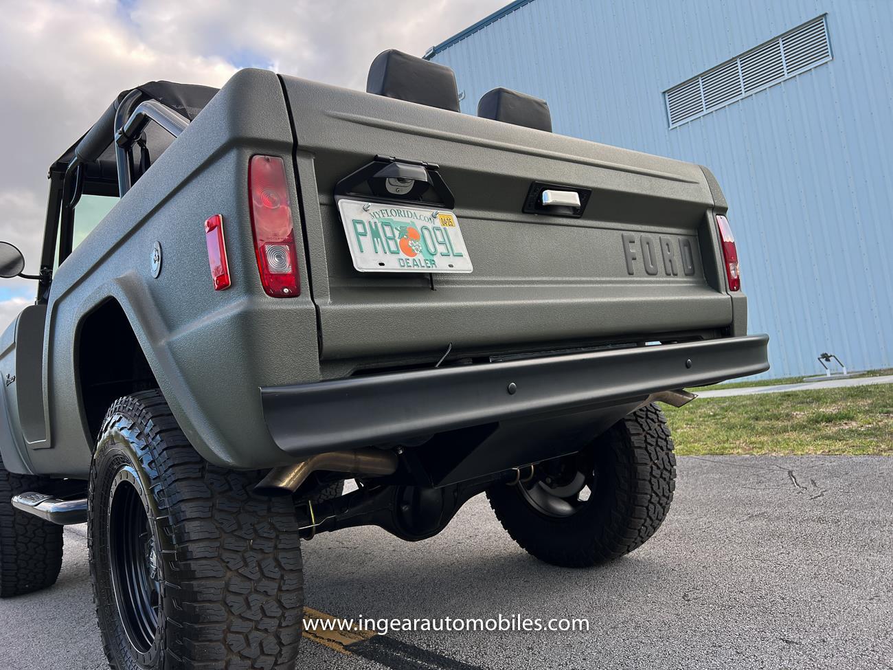 Ford-Bronco-1977-SUV-28