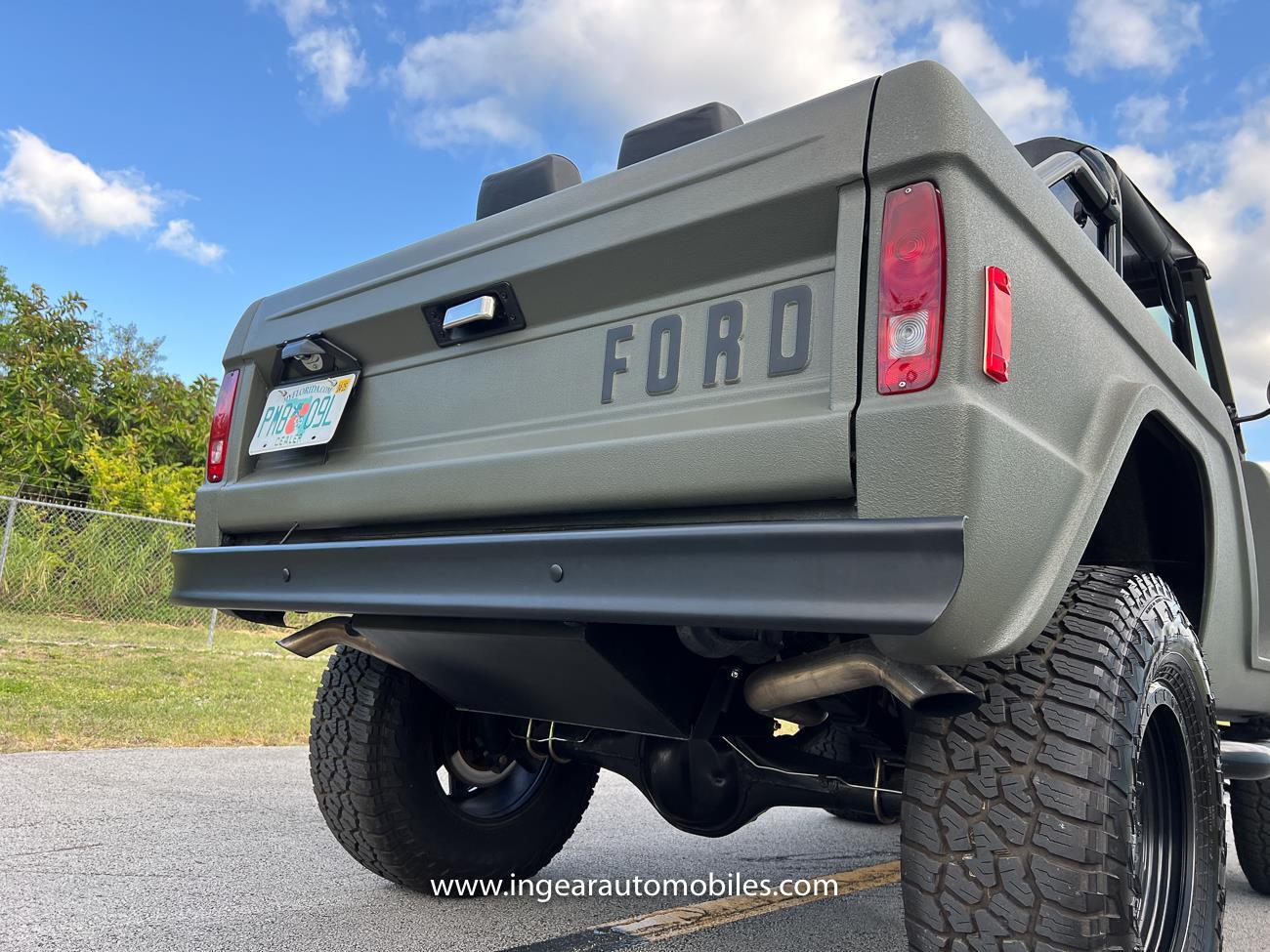 Ford-Bronco-1977-SUV-30