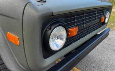 Ford-Bronco-1977-SUV-35