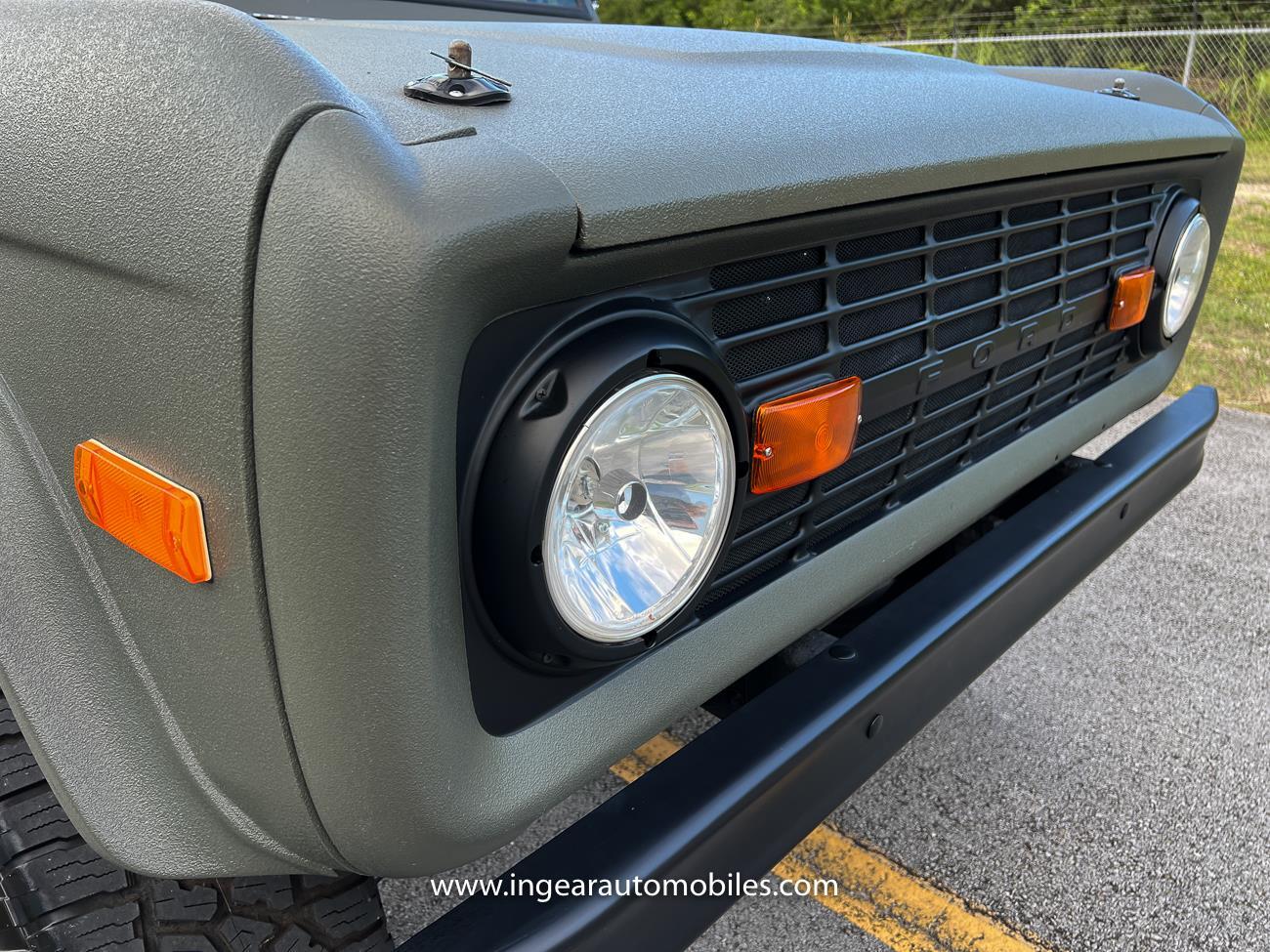 Ford-Bronco-1977-SUV-35