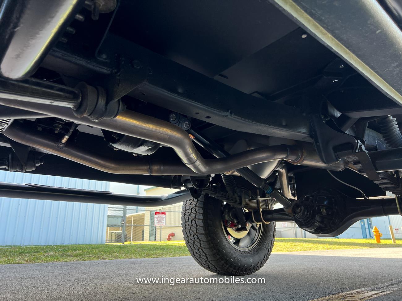 Ford-Bronco-1977-SUV-38