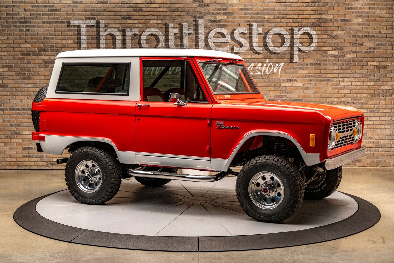 Ford-Bronco-1977-SUV-4