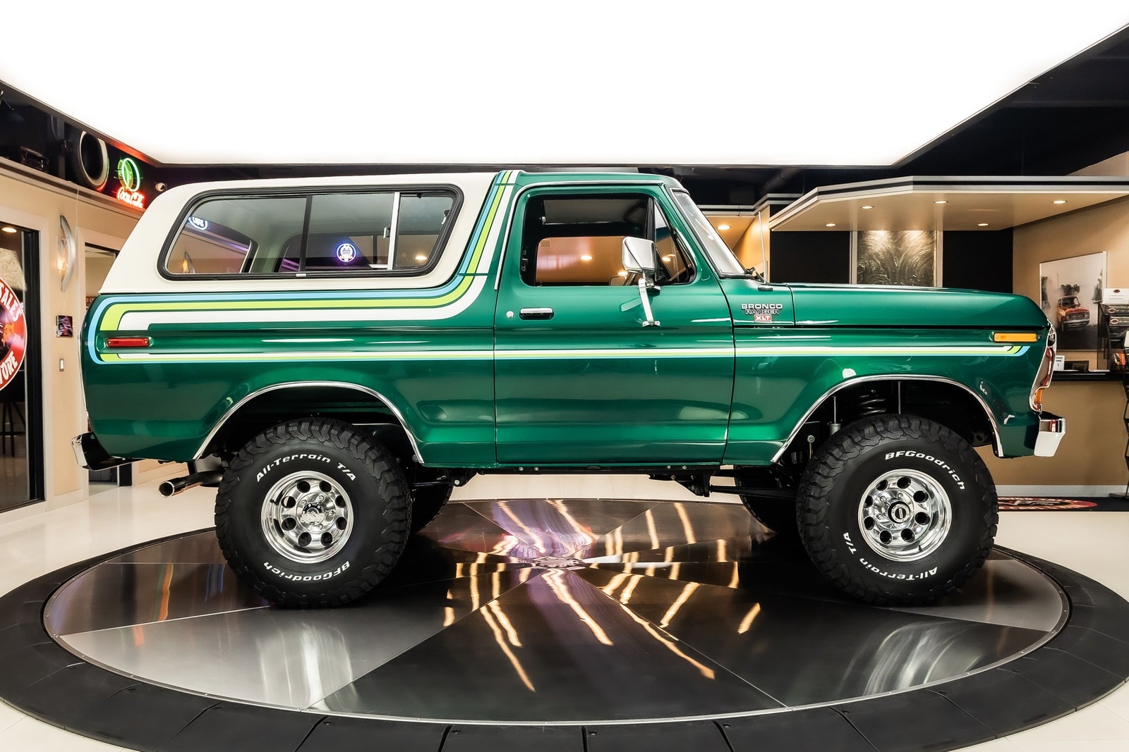 Ford-Bronco-1978-SUV-12