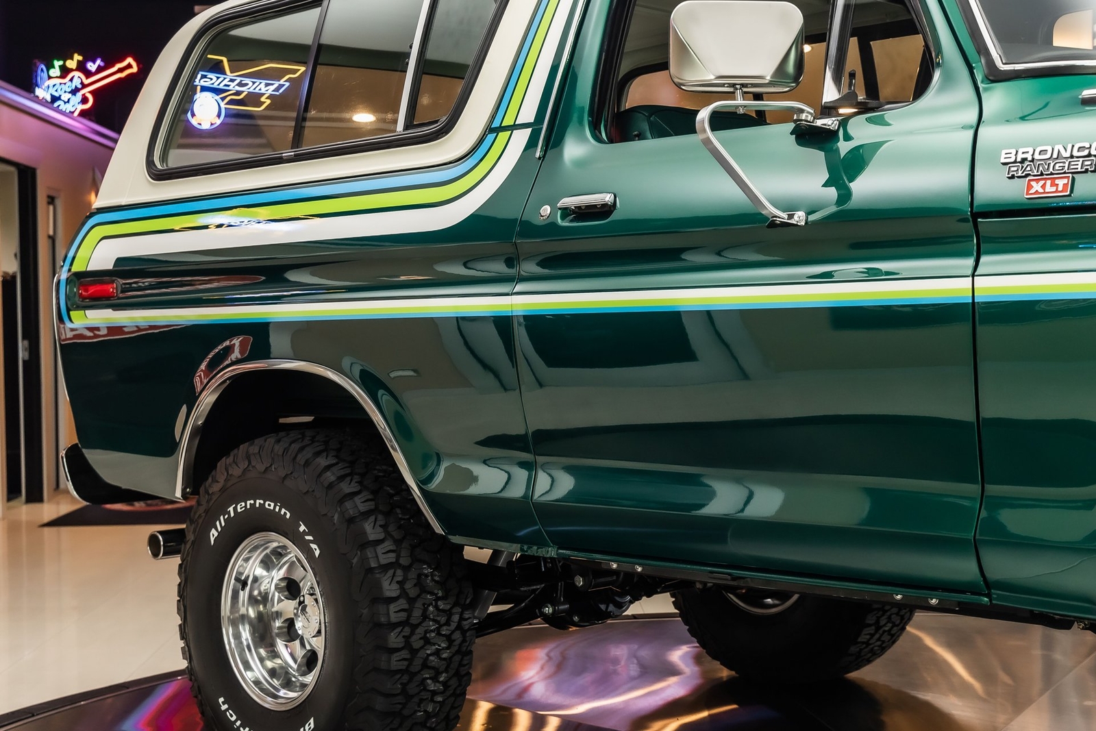 Ford-Bronco-1978-SUV-23