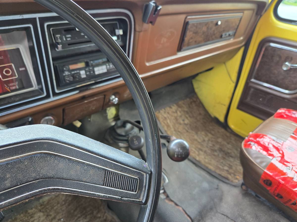 Ford-Bronco-1978-yellow-3